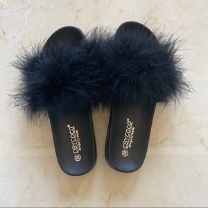 Csycoco Feathered Slides Sz 38 Size 7 Sandals